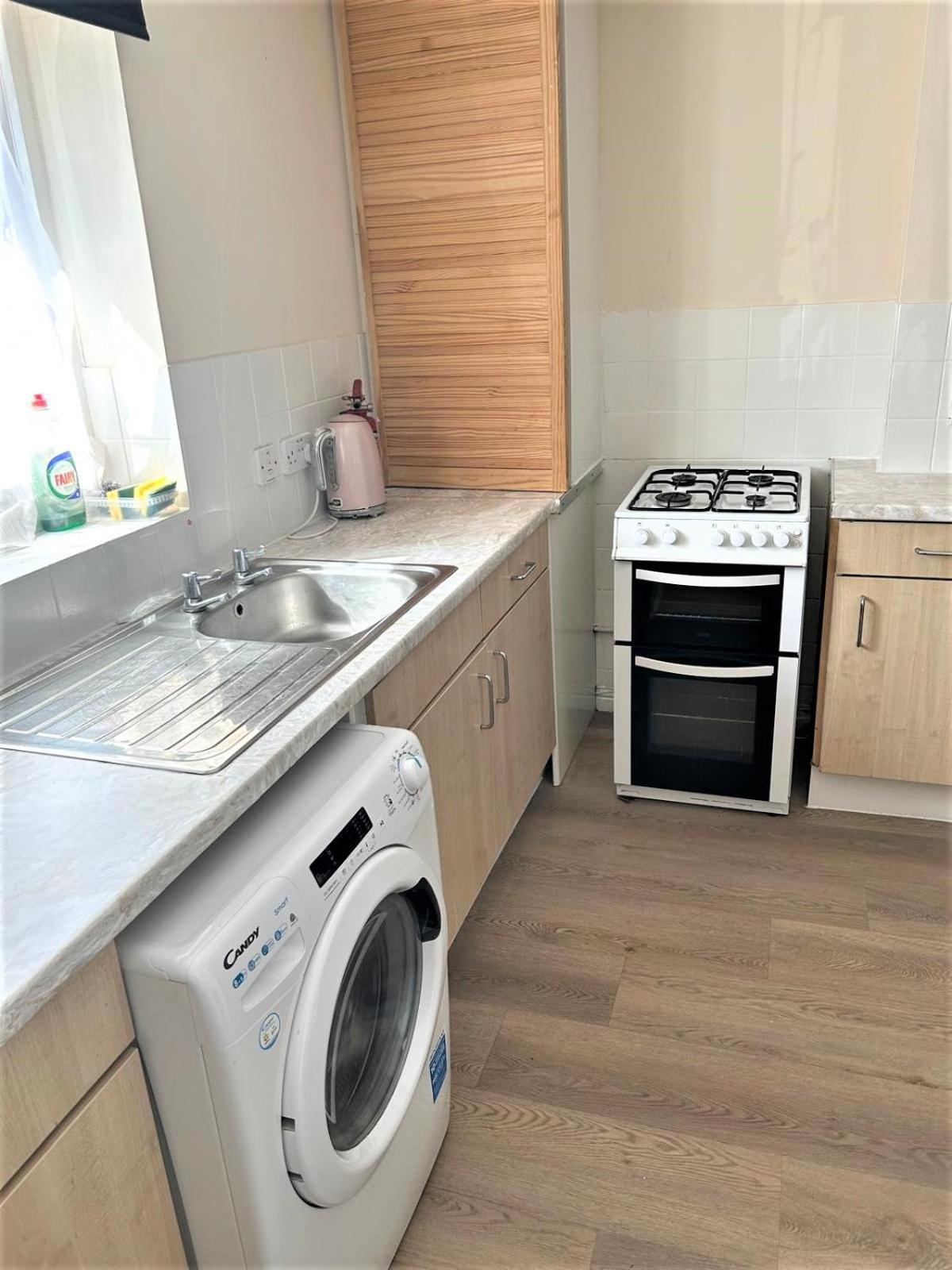 London Zone 2 Lovely 4 Bedroom Apartment - 3 Trowbridge Road エクステリア 写真