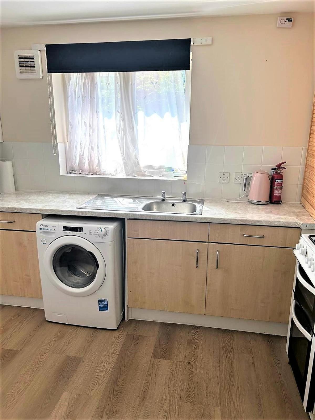London Zone 2 Lovely 4 Bedroom Apartment - 3 Trowbridge Road エクステリア 写真